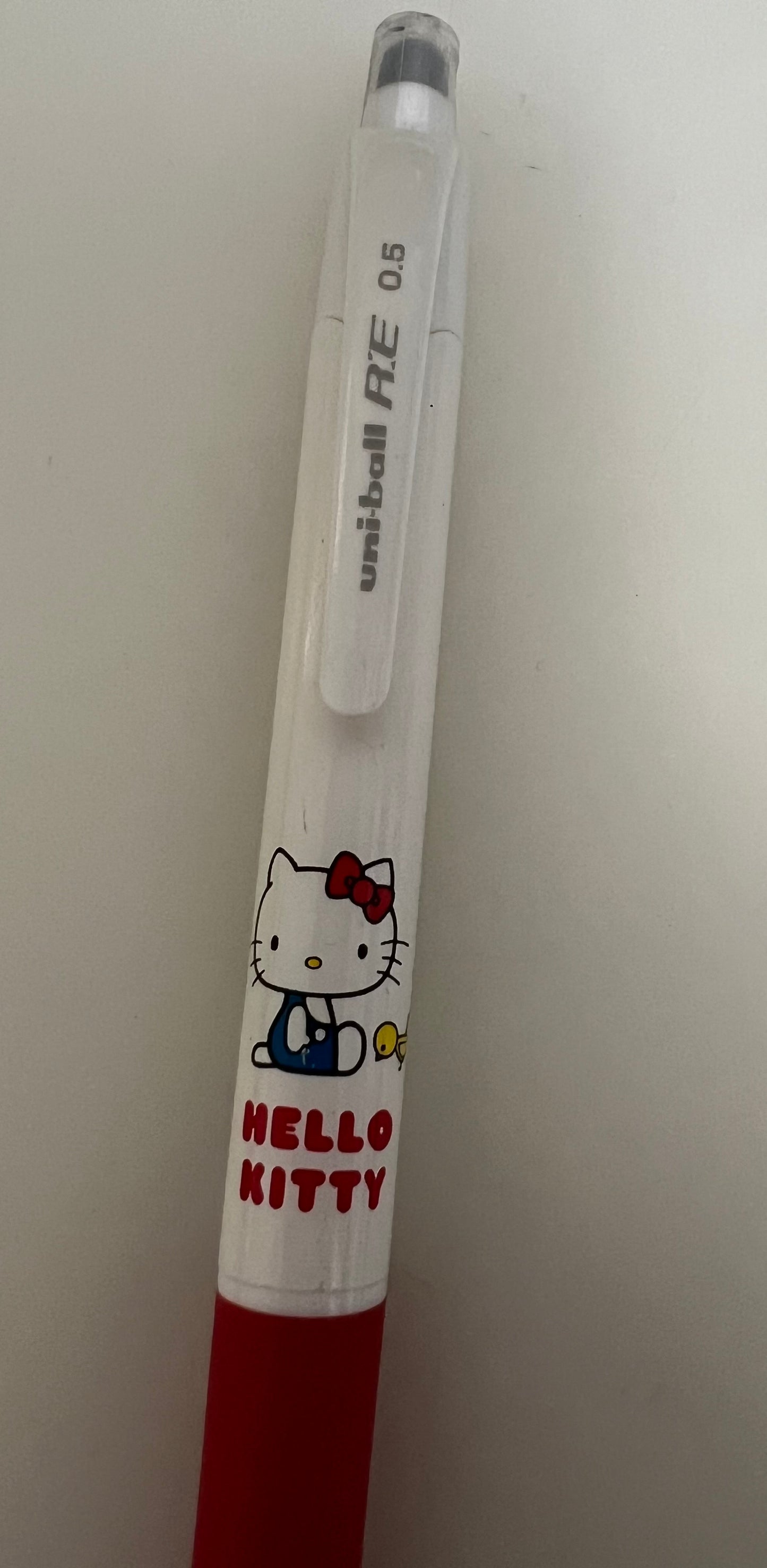 Uni-ball R:E 0.5 gel pens( Hello Kitty and Disney)